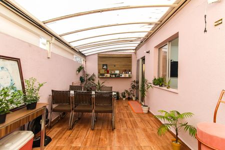 Apartamento para alugar com 100m², 2 quartos e sem vagaQuintal e Área de Serviço