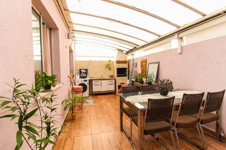 Apartamento para alugar com 100m², 2 quartos e sem vagaQuintal e Área de Serviço
