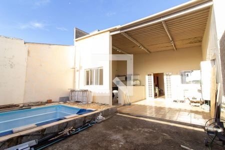 Casa à venda com 240m², 3 quartos e 8 vagas