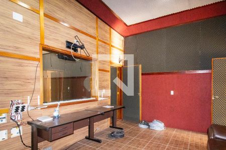 Casa à venda com 240m², 3 quartos e 8 vagas