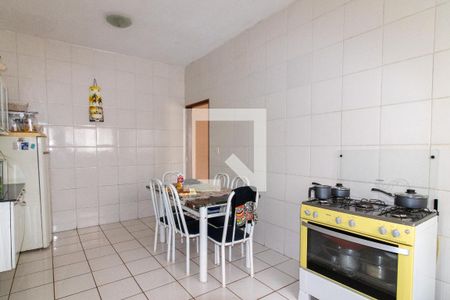 Casa à venda com 240m², 3 quartos e 8 vagas