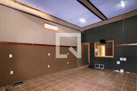 Casa à venda com 240m², 3 quartos e 8 vagas