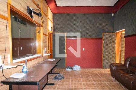 Casa à venda com 240m², 3 quartos e 8 vagas