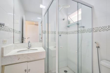 Apartamento para alugar com 135m², 2 quartos e 1 vaga Apartamento para alugar com 135m², 2 quartos e 1 vagaBanheiro da Suíte 2