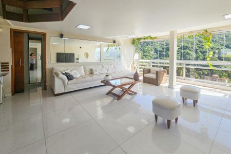 Apartamento para alugar com 135m², 2 quartos e 1 vaga Apartamento para alugar com 135m², 2 quartos e 1 vagaSala