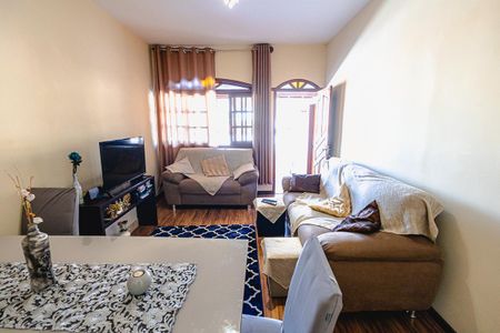 Casa para alugar com 112m², 3 quartos e 2 vagas Casa para alugar com 112m², 3 quartos e 2 vagasSala