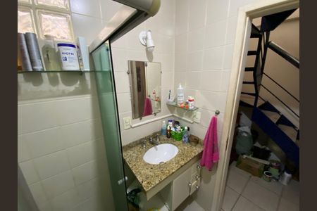 Casa à venda com 140m², 3 quartos e 1 vagaBanheiro 2