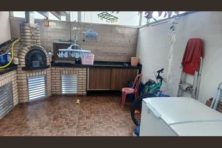 Casa à venda com 120m², 3 quartos e 2 vagasÁrea externa