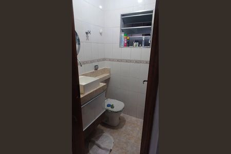 Casa à venda com 120m², 3 quartos e 2 vagasBanheiro