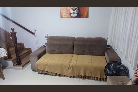 Casa à venda com 120m², 3 quartos e 2 vagasSala