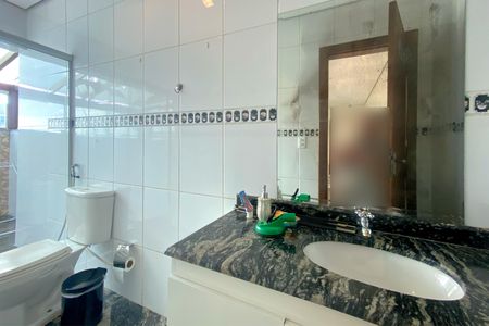 Apartamento à venda com 177m², 3 quartos e 1 vagaBanheiro da Suíte 2