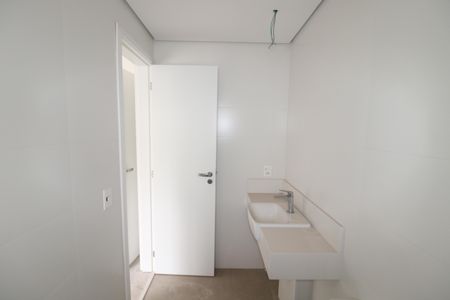 Apartamento à venda com 255m², 4 quartos e 5 vagasBanheiro da Suíte 1