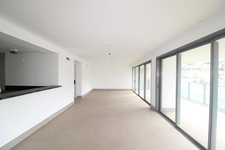 Apartamento à venda com 255m², 4 quartos e 5 vagasSala 