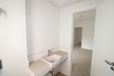 Apartamento à venda com 255m², 4 quartos e 5 vagasBanheiro da Suíte 3