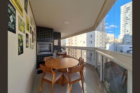 Apartamento à venda com 160m², 3 quartos e 3 vagasVaranda