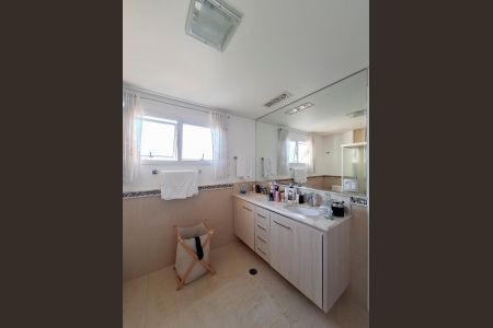 Apartamento à venda com 160m², 3 quartos e 3 vagasBanheiro/Suite 3