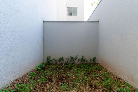 Apartamento para alugar com 37m², 2 quartos e sem vaga Apartamento para alugar com 37m², 2 quartos e sem vagaVaranda do Quarto 2