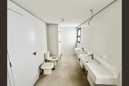 Apartamento à venda com 255m², 4 quartos e 4 vagasBanheiro da Suíte 3