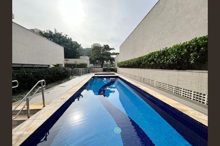 Apartamento à venda com 255m², 4 quartos e 4 vagasÁrea comum - Piscina
