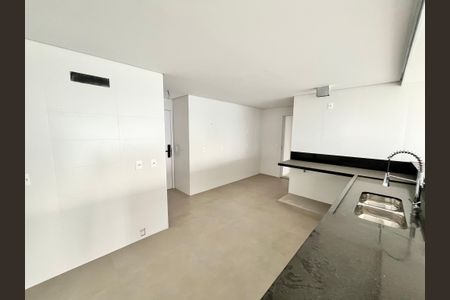 Apartamento à venda com 255m², 4 quartos e 4 vagasCozinha