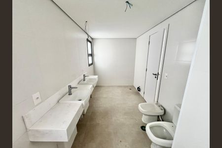 Apartamento à venda com 255m², 4 quartos e 4 vagasBanheiro da Suíte 3