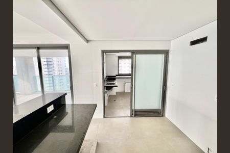 Apartamento à venda com 255m², 4 quartos e 4 vagasCozinha