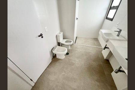 Apartamento à venda com 255m², 4 quartos e 4 vagasBanheiro da Suíte 3