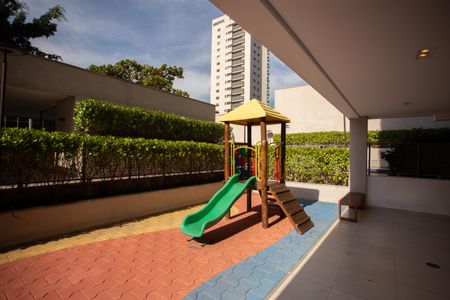 Apartamento à venda com 255m², 4 quartos e 4 vagas Apartamento à venda com 255m², 4 quartos e 4 vagasÁrea comum