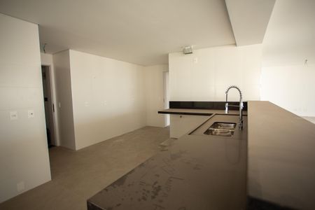 Apartamento à venda com 255m², 4 quartos e 4 vagas Apartamento à venda com 255m², 4 quartos e 4 vagasCozinha
