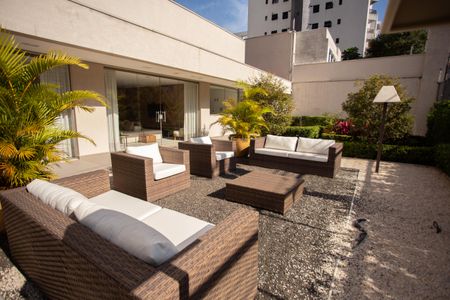 Apartamento à venda com 255m², 4 quartos e 4 vagas Apartamento à venda com 255m², 4 quartos e 4 vagasÁrea comum