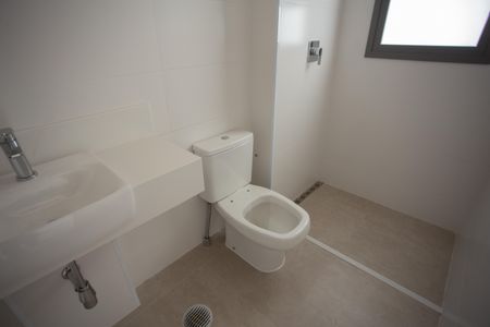 Apartamento à venda com 255m², 4 quartos e 4 vagas Apartamento à venda com 255m², 4 quartos e 4 vagasBanheiro da Suíte 4