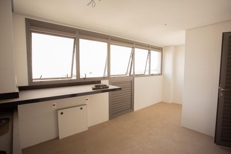 Apartamento à venda com 255m², 4 quartos e 4 vagas Apartamento à venda com 255m², 4 quartos e 4 vagasÁrea de Serviço