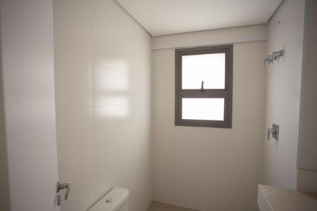 Apartamento à venda com 255m², 4 quartos e 4 vagas Apartamento à venda com 255m², 4 quartos e 4 vagasBanheiro da Suíte 3