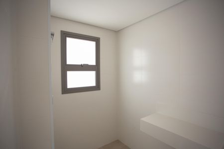 Apartamento à venda com 255m², 4 quartos e 4 vagas Apartamento à venda com 255m², 4 quartos e 4 vagasBanheiro da Suíte 1