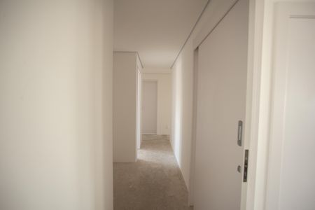 Apartamento à venda com 255m², 4 quartos e 4 vagas Apartamento à venda com 255m², 4 quartos e 4 vagasCorredor