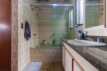 Casa à venda com 199m², 4 quartos e 4 vagasBanheiro da Suíte 2