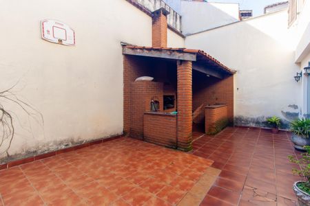 Casa à venda com 199m², 4 quartos e 4 vagasQuintal