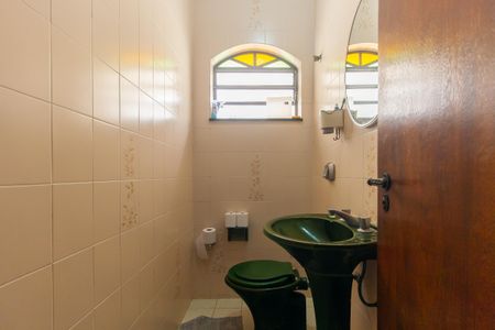 Casa à venda com 199m², 4 quartos e 4 vagasGaragem - Banheiro 