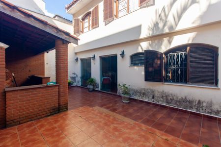 Casa à venda com 199m², 4 quartos e 4 vagasQuintal