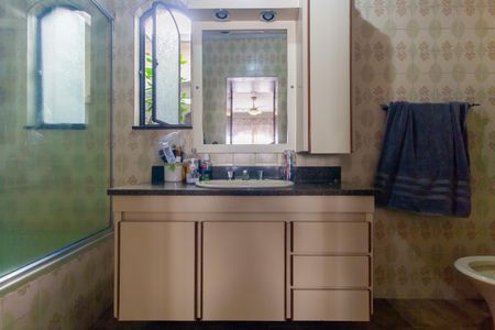 Casa à venda com 199m², 4 quartos e 4 vagasBanheiro da Suíte 2