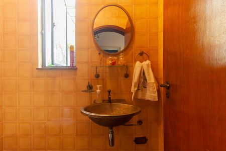 Casa à venda com 199m², 4 quartos e 4 vagasLavabo