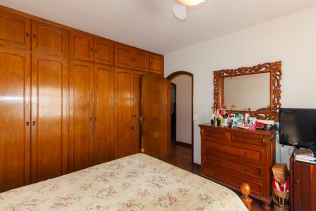 Casa à venda com 199m², 4 quartos e 4 vagasSuíte 2