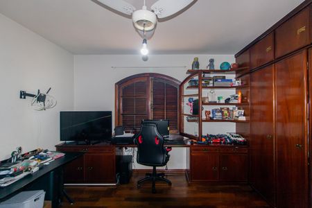 Casa à venda com 199m², 4 quartos e 4 vagasSuíte 1