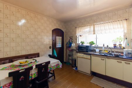 Casa à venda com 199m², 4 quartos e 4 vagasCozinha