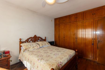 Casa à venda com 199m², 4 quartos e 4 vagasSuíte 2