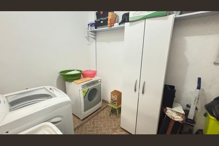 Casa à venda com 255m², 4 quartos e 3 vagas Casa à venda com 255m², 4 quartos e 3 vagasÁrea de Serviço