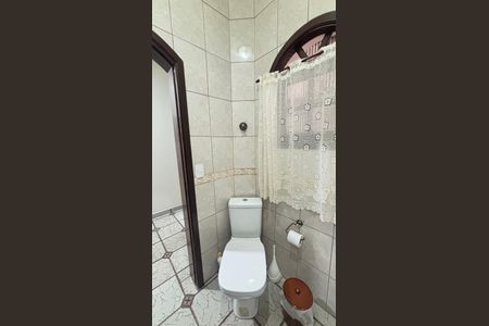 Casa à venda com 255m², 4 quartos e 3 vagas Casa à venda com 255m², 4 quartos e 3 vagasLavabo