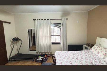 Casa à venda com 255m², 4 quartos e 3 vagas Casa à venda com 255m², 4 quartos e 3 vagasSuite