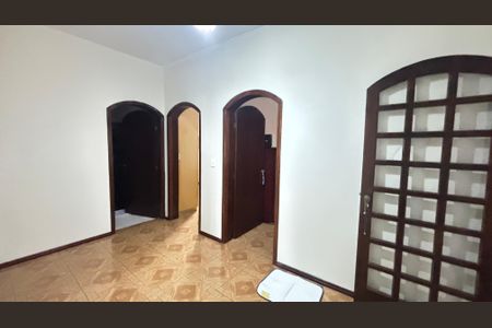 Casa à venda com 255m², 4 quartos e 3 vagas Casa à venda com 255m², 4 quartos e 3 vagasHall dos Dormitorios