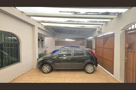 Casa à venda com 255m², 4 quartos e 3 vagas Casa à venda com 255m², 4 quartos e 3 vagasGaragem